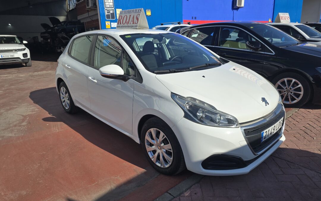 PEUGEOT 208